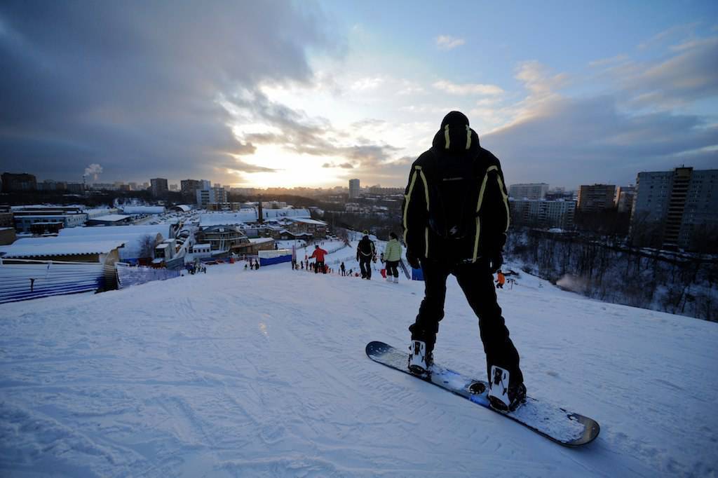 Горные лыжи и сноуборд: где покататься в подмосковье