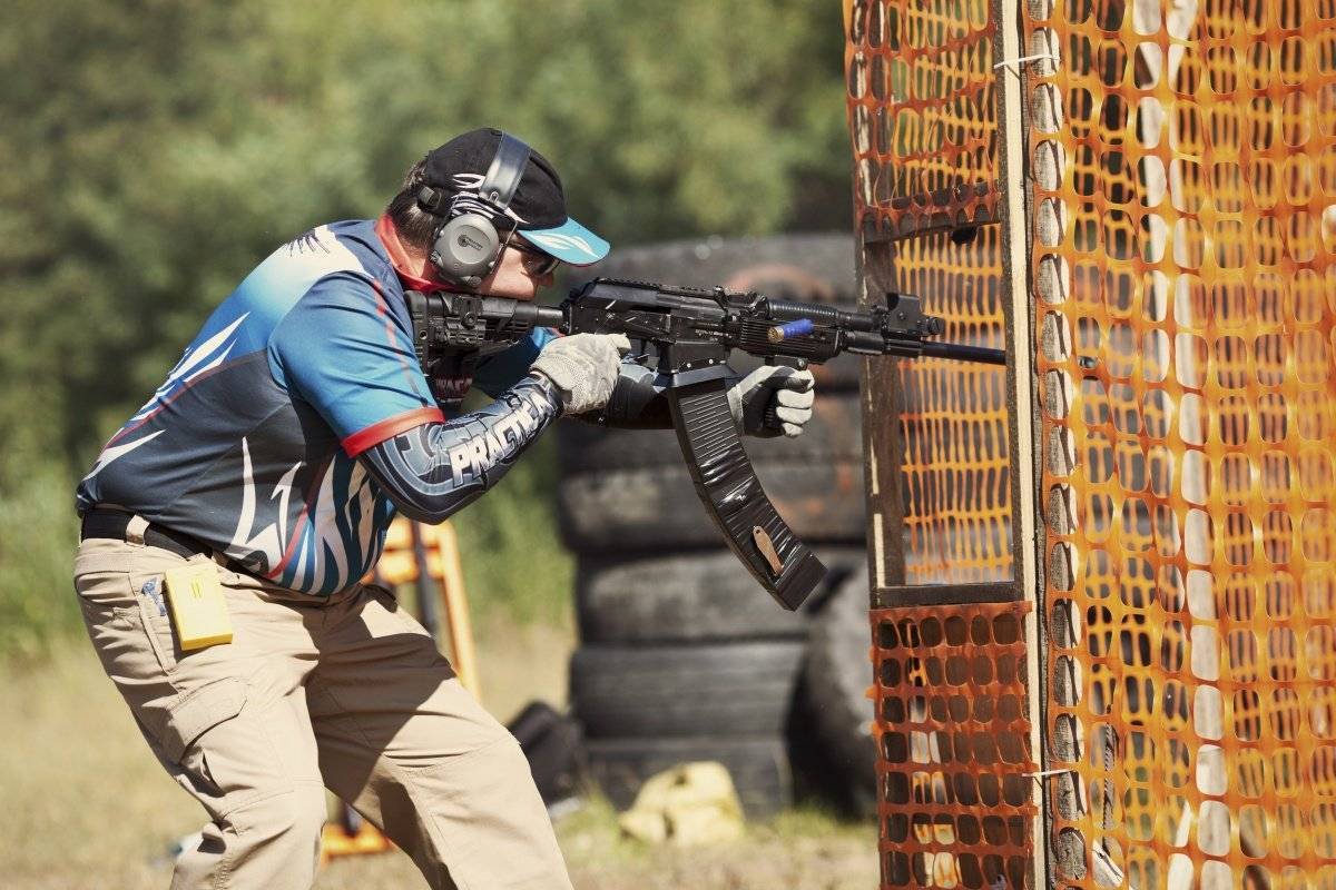 Практически х. Тактическая стрельба IPSC. Зепалин Дмитрий практическая стрельба. Стрелковые соревнования IPSC. Стрелок IPSC.