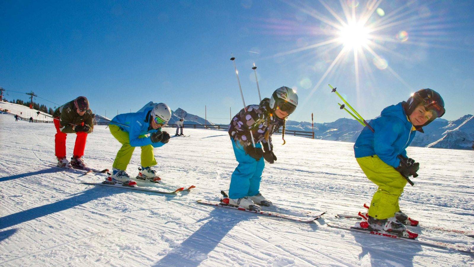 Как правильно выбрать детские горные лыжи: советы по подбору