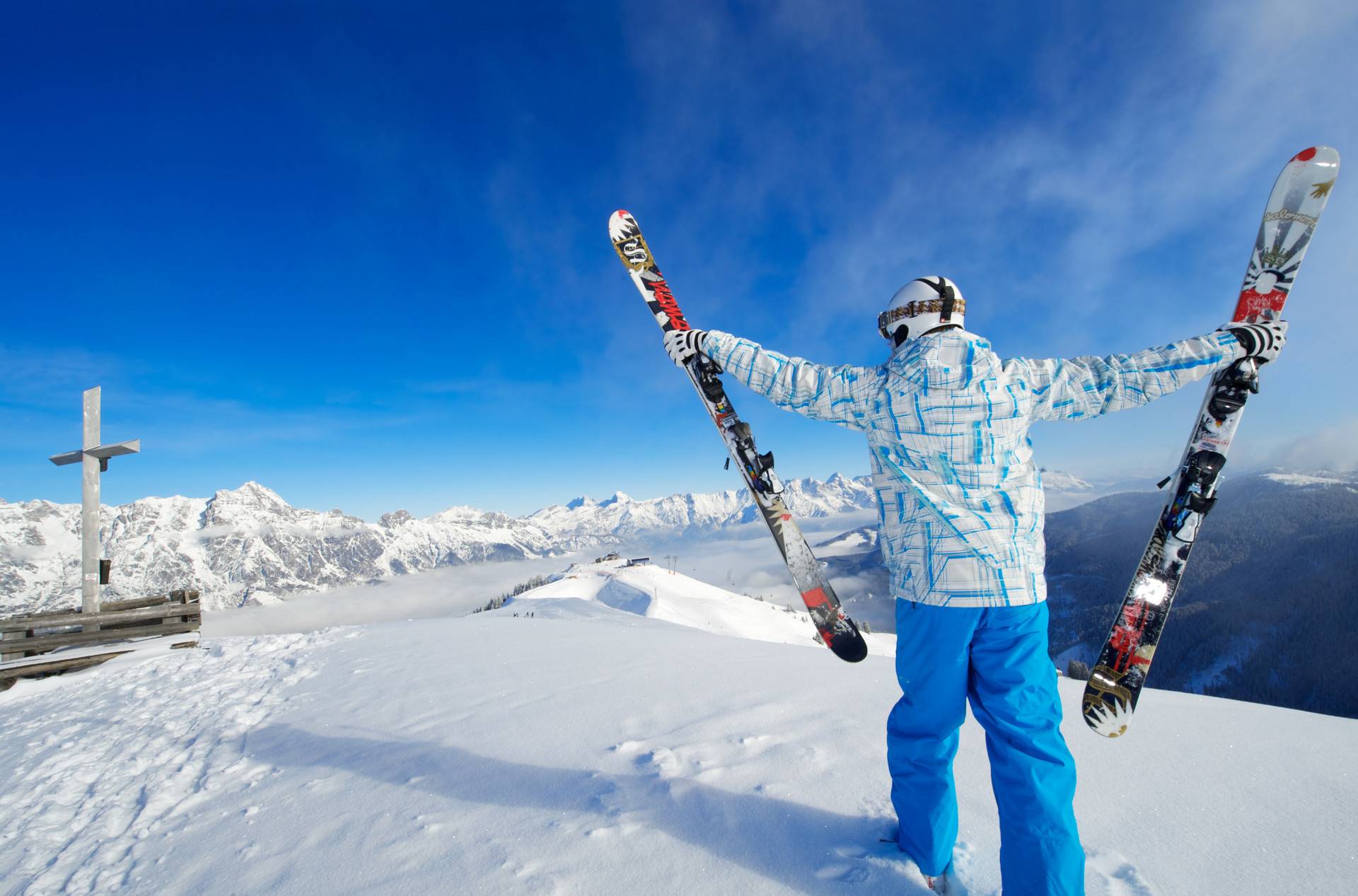 Ботинки, лыжи, палки, паспорт. семь горнолыжных курортов в безвизовых странах
