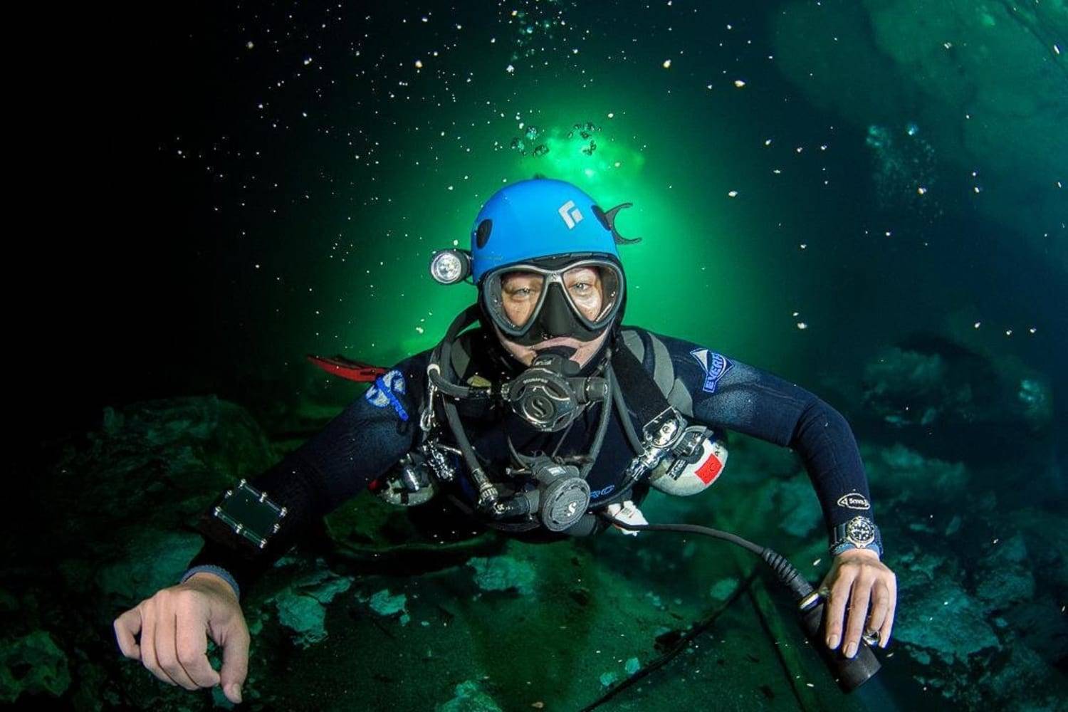 Ocean men: extreme dive