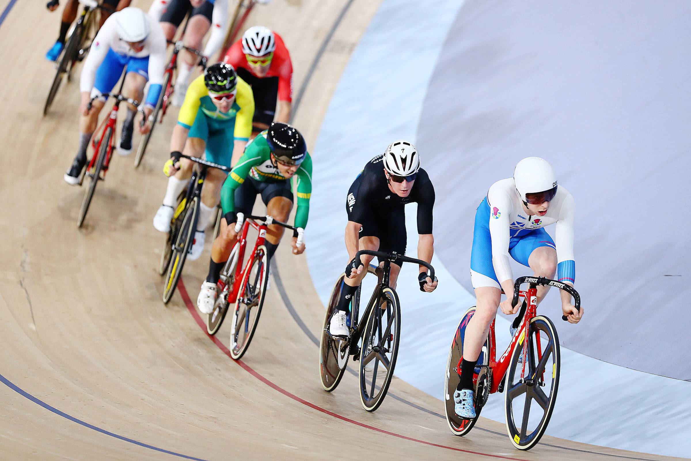 Track cycling. Международный Союз велосипедистов. Велоспорт трек. Кейрин Велоспорт.