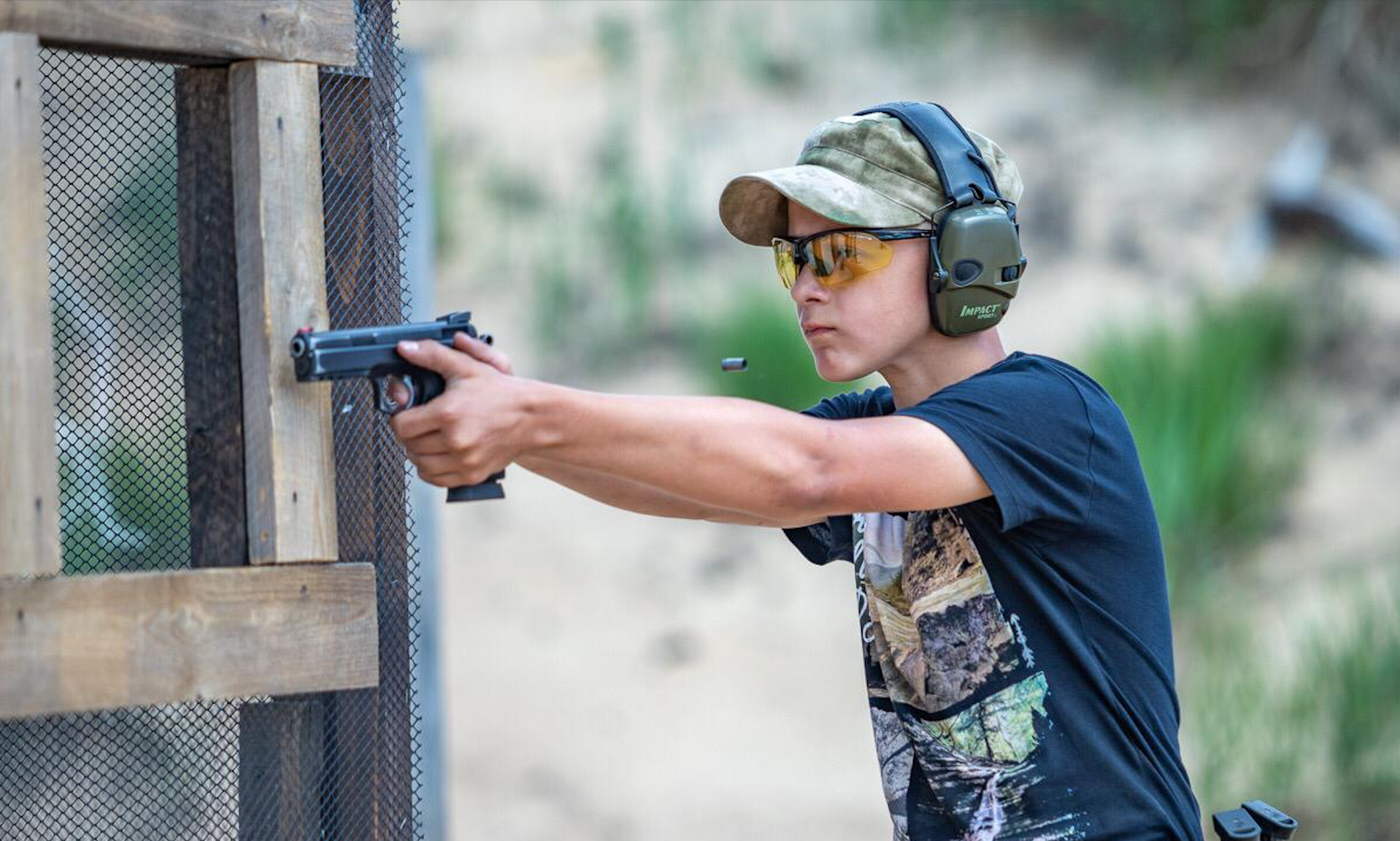 Shooting soft. Тактическая стрельба IPSC. Кристиан райтз стрельба. IPSC Федерация практической стрельбы. Стрелок IPSC пистолет.