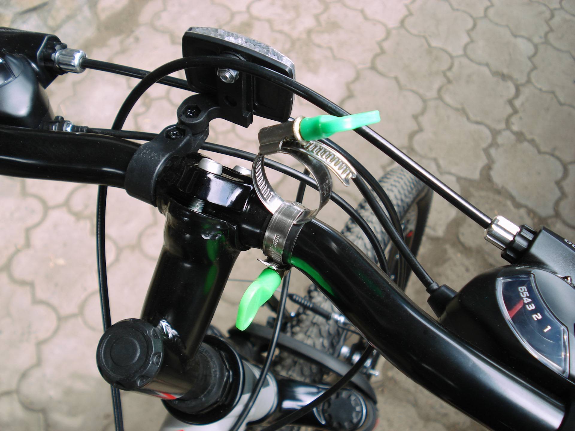 Динамо-машина своими руками для велосипеда, для зарядки телефона: устройство