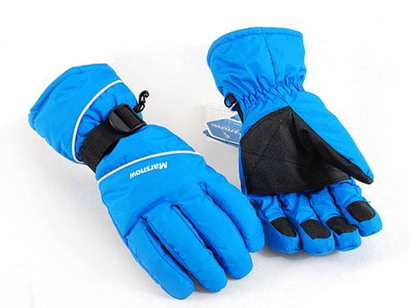 Сноубордические и горнолыжные варежки или перчатки — что выбрать