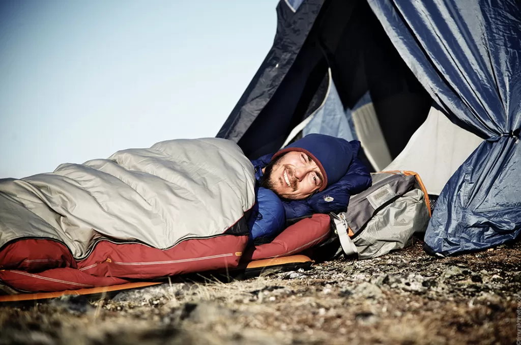 Как выбрать спальный мешок для комфортной ночевки на природе — топ-3 лучших моделей
