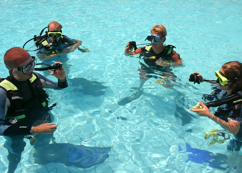 Плавание в бассейне с аквалангом: практические советы дайверам-новичкам