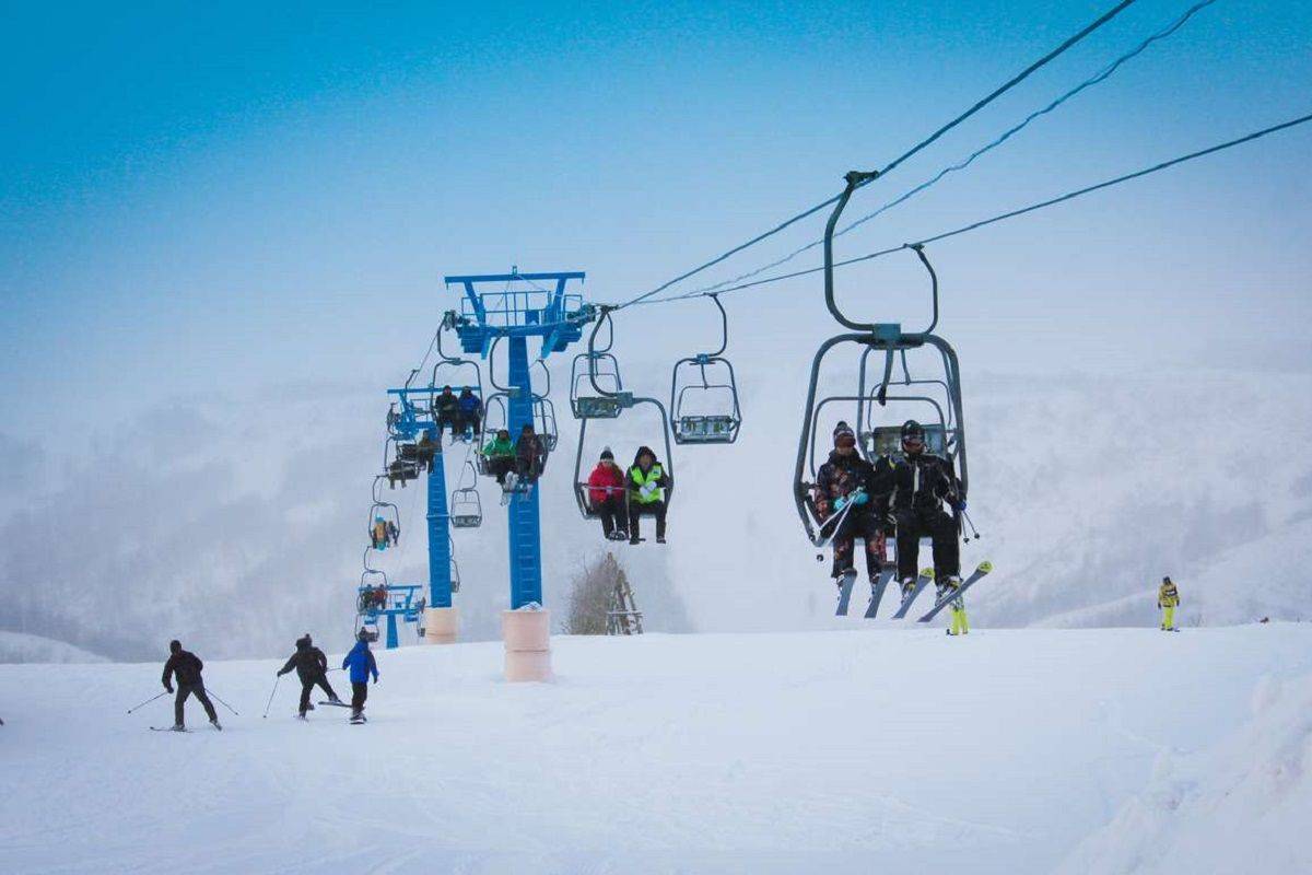 Горнолыжный курорт Альпы лыжи подъемник