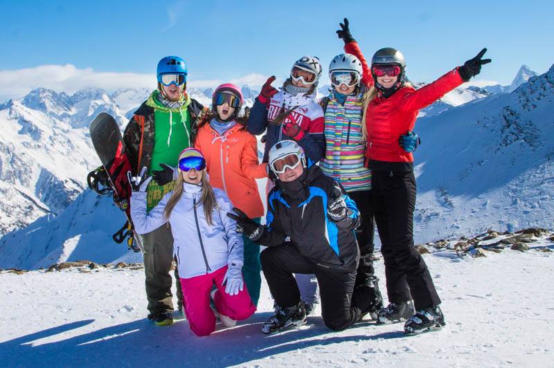 Домбай горнолыжный курорт: отдых, катание на лыжах, сноуборде, развлекательная программа