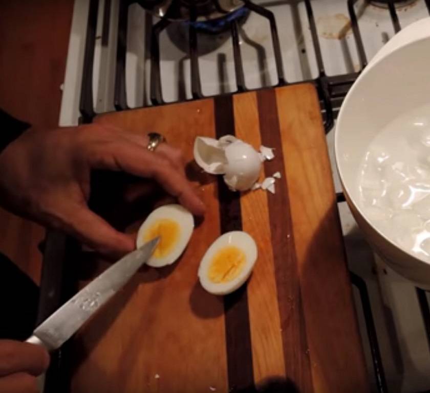 Как и сколько времени варить яйца для крабового салата [+рецепт от шеф-повара] | все очень просто