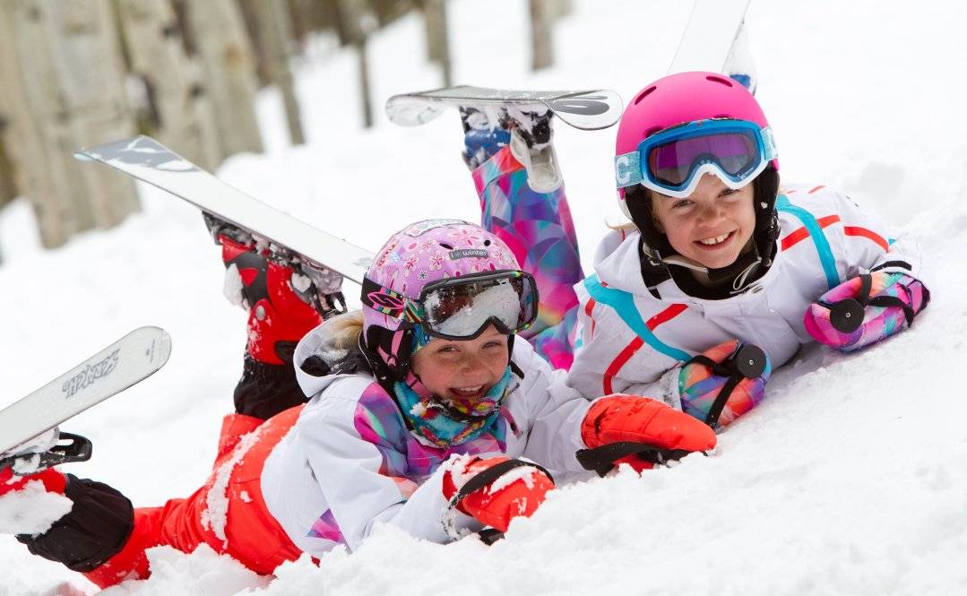 Как научить ребенка кататься на горных лыжах?