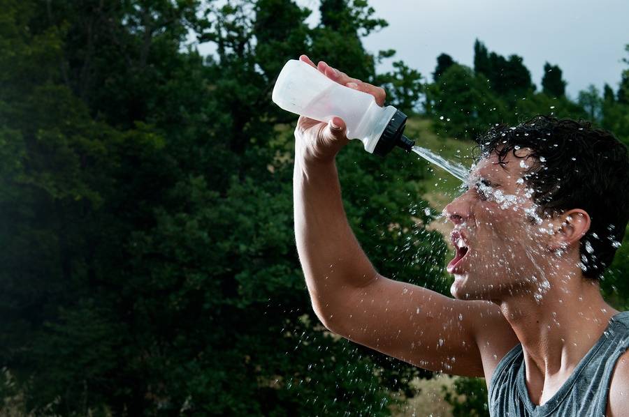 Как обезопасить себя во время тренировок в жару | sport-rb.ru