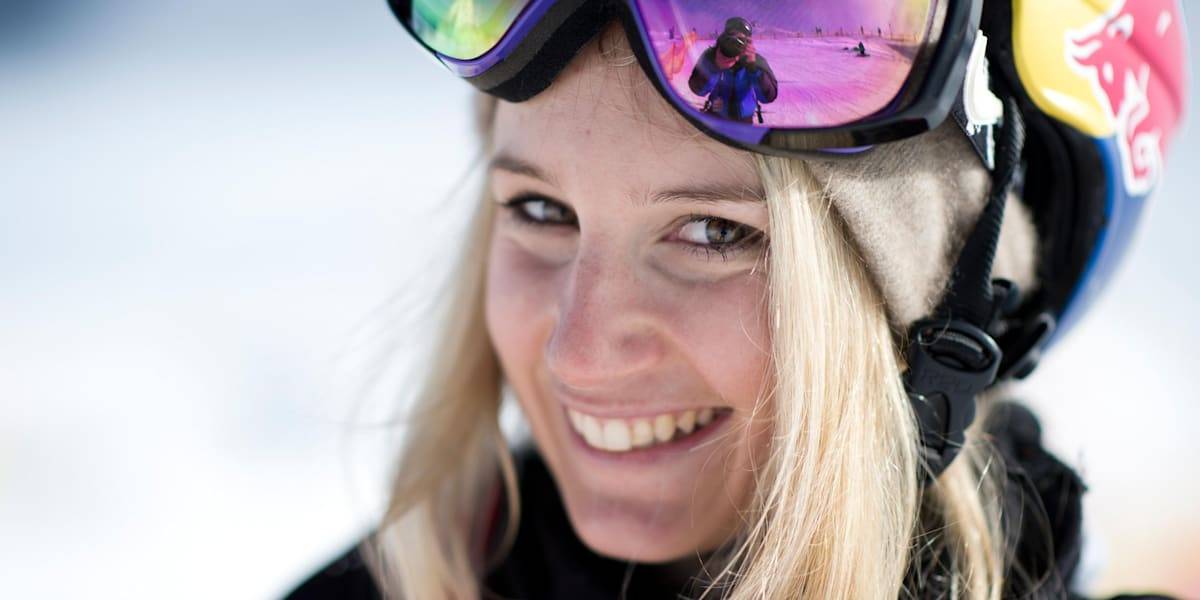 Сноубордистка гассер из австрии завоевала «золото» ои-2022 в дисциплине биг-эйр