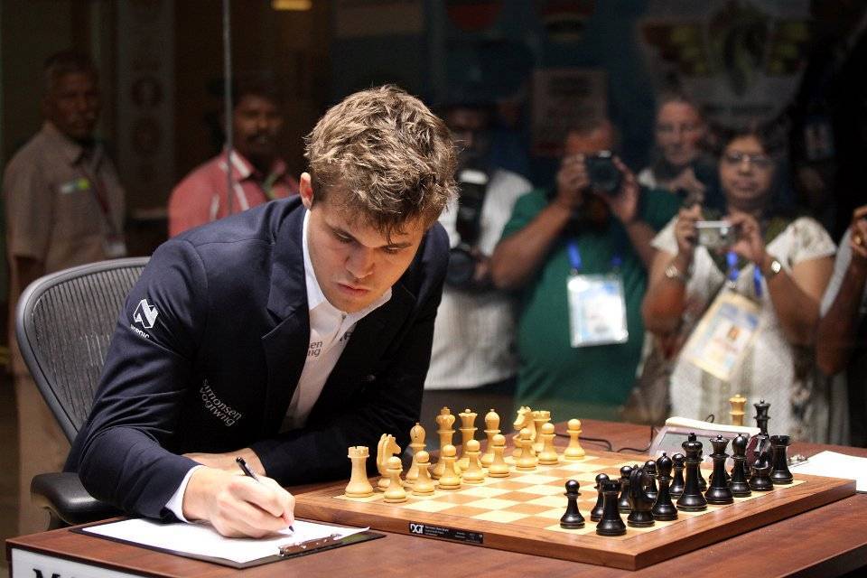 Понедельник начинается с дичи! гроссмейстера обвиняют в том, что он выиграл чемпионат по шахматам с помощью стимулятора простаты