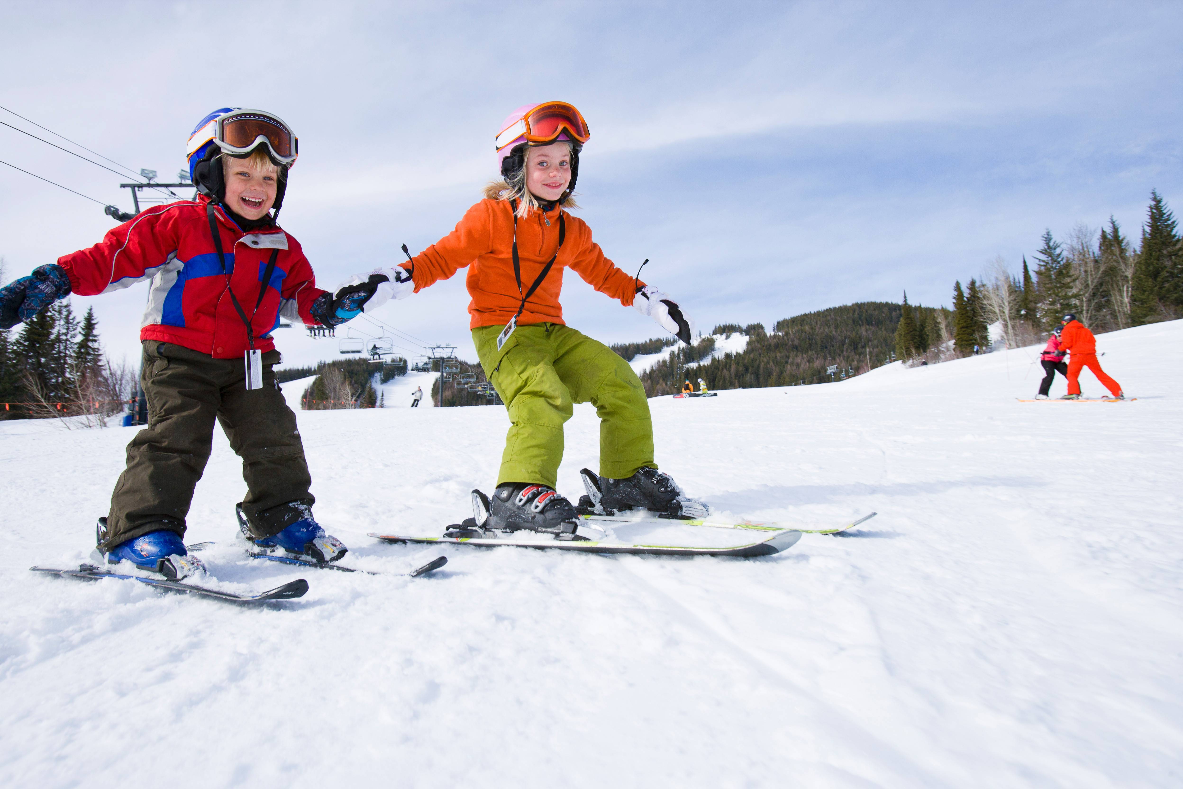 «дети не испытывают страха». зачем ребенка ставят на горные лыжи или сноуборд