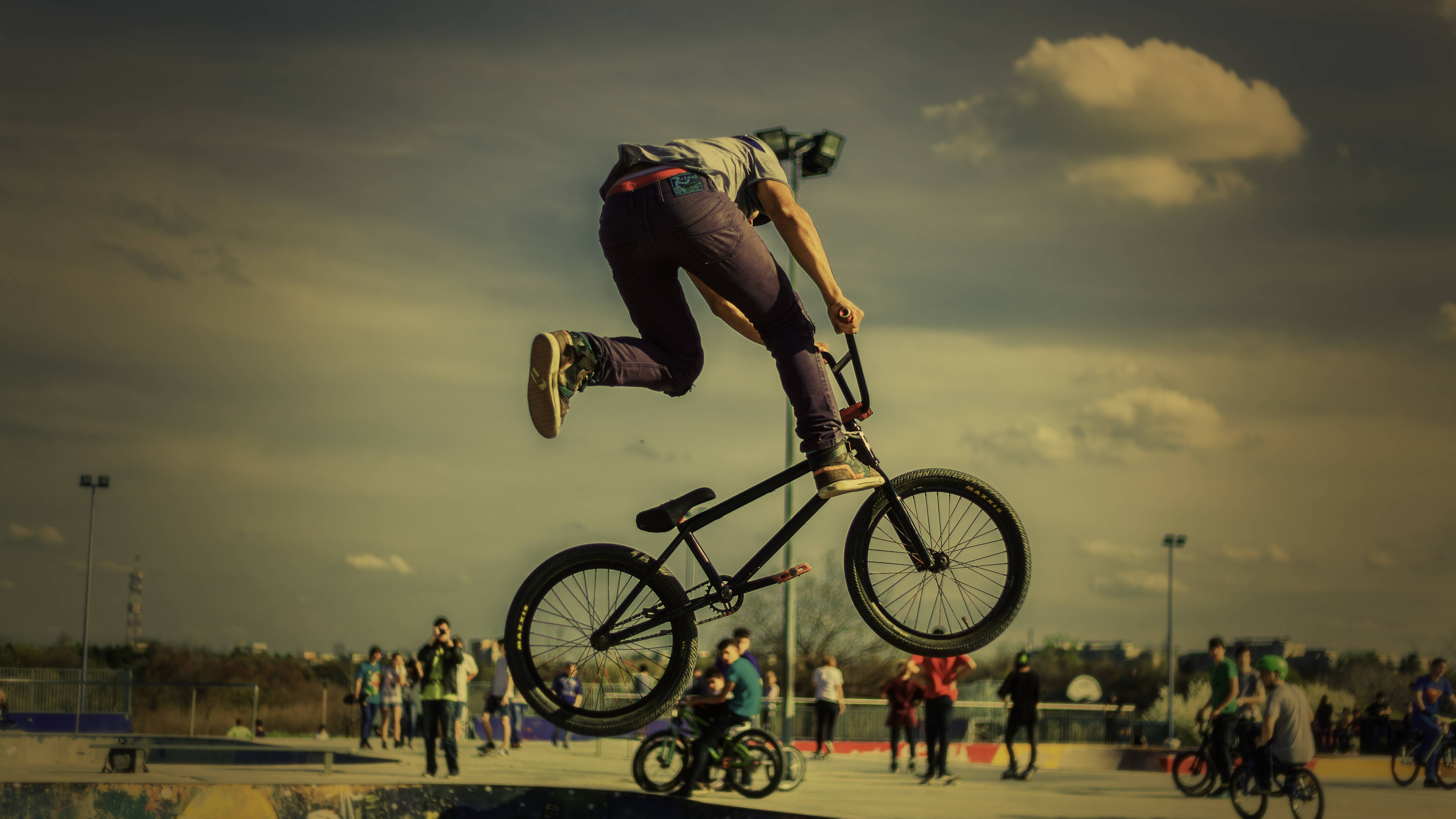 BMX велосипед спорт