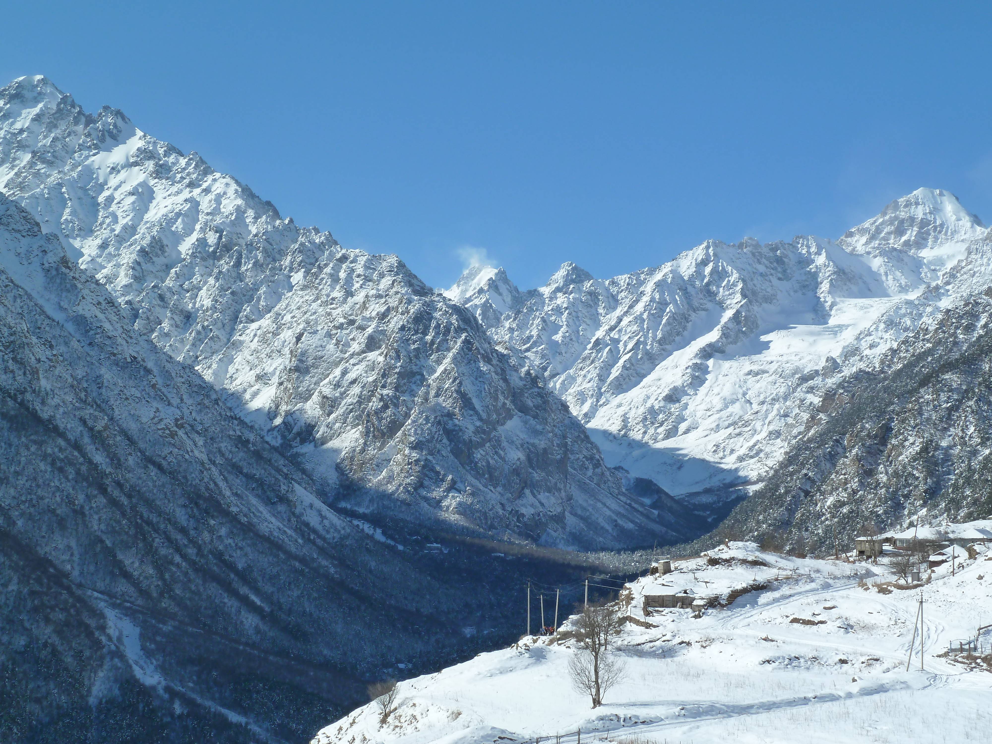 24 mountains. Гора цей Северная Осетия. Цейское ущелье Северная Осетия зимой. Цейский ледник Северная Осетия. Цейское ущелье горнолыжный курорт.