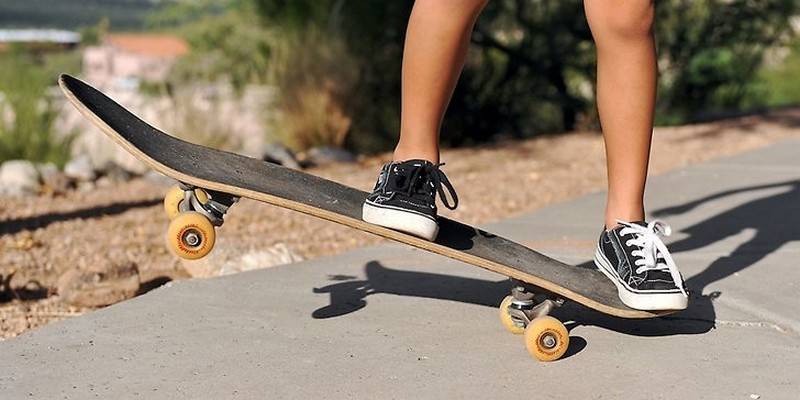 Как выбрать скейтборд для детей: уроки для начинающих, легкие трюки