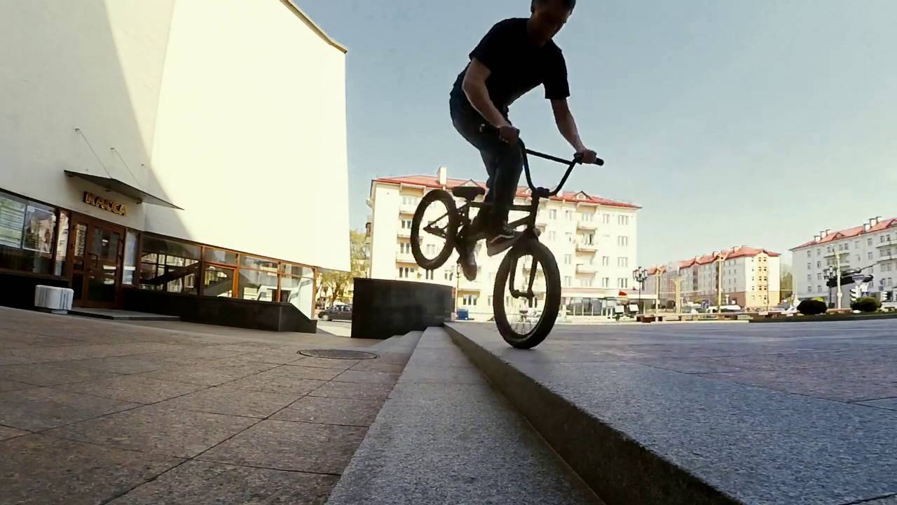 BMX трюк на стол